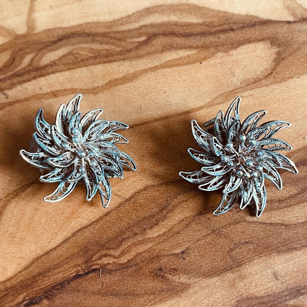 Vintage Portugal Sterling Silver  Filagree Flower  Clip On Earrings